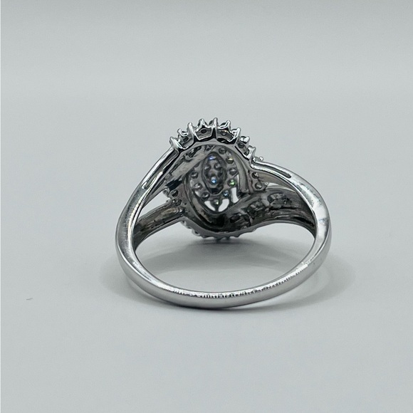 0.40 CT Marquise Cut Natural Diamond Ring - Picture 7 of 8